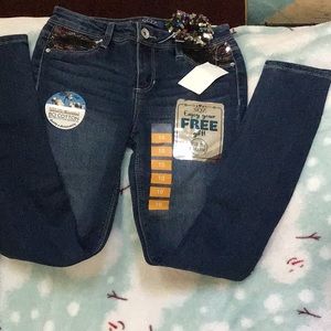 SQZ Girls Stretch Denim with Flippable Sequins and Scrunchie